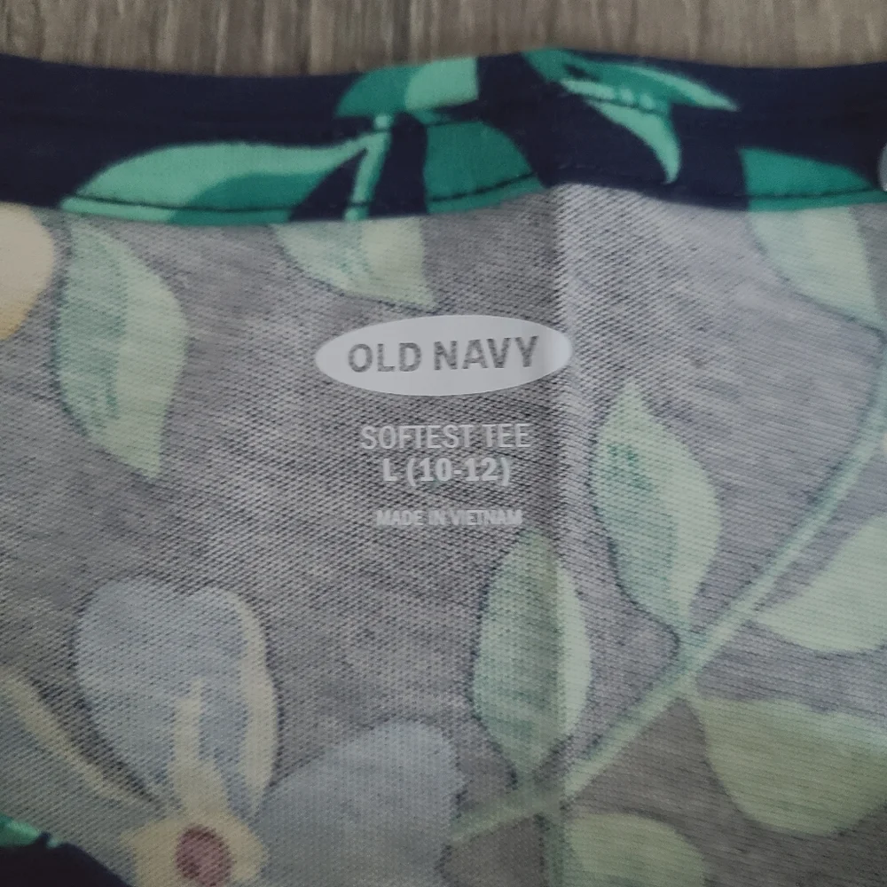 Floral tee.